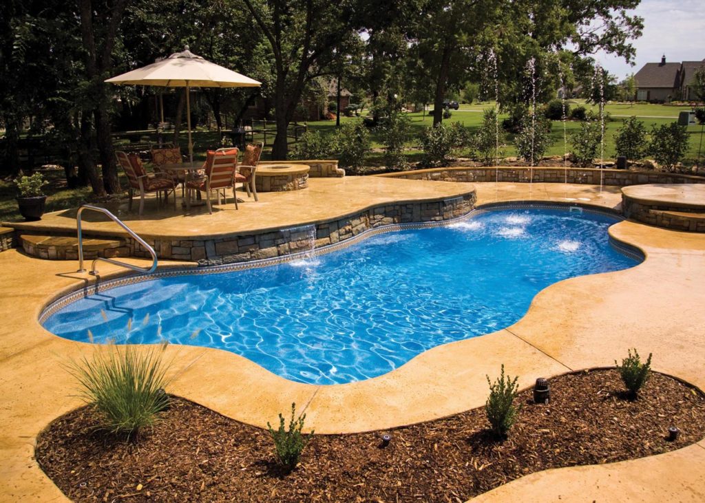 Wichita Pools - Latham Fiberglass Pools - Cancun - 2