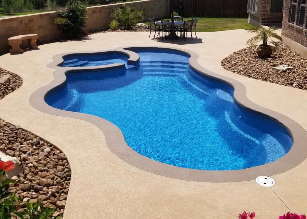 Wichita Pools - Latham Fiberglass Pools - Cancun Deluxe - 2